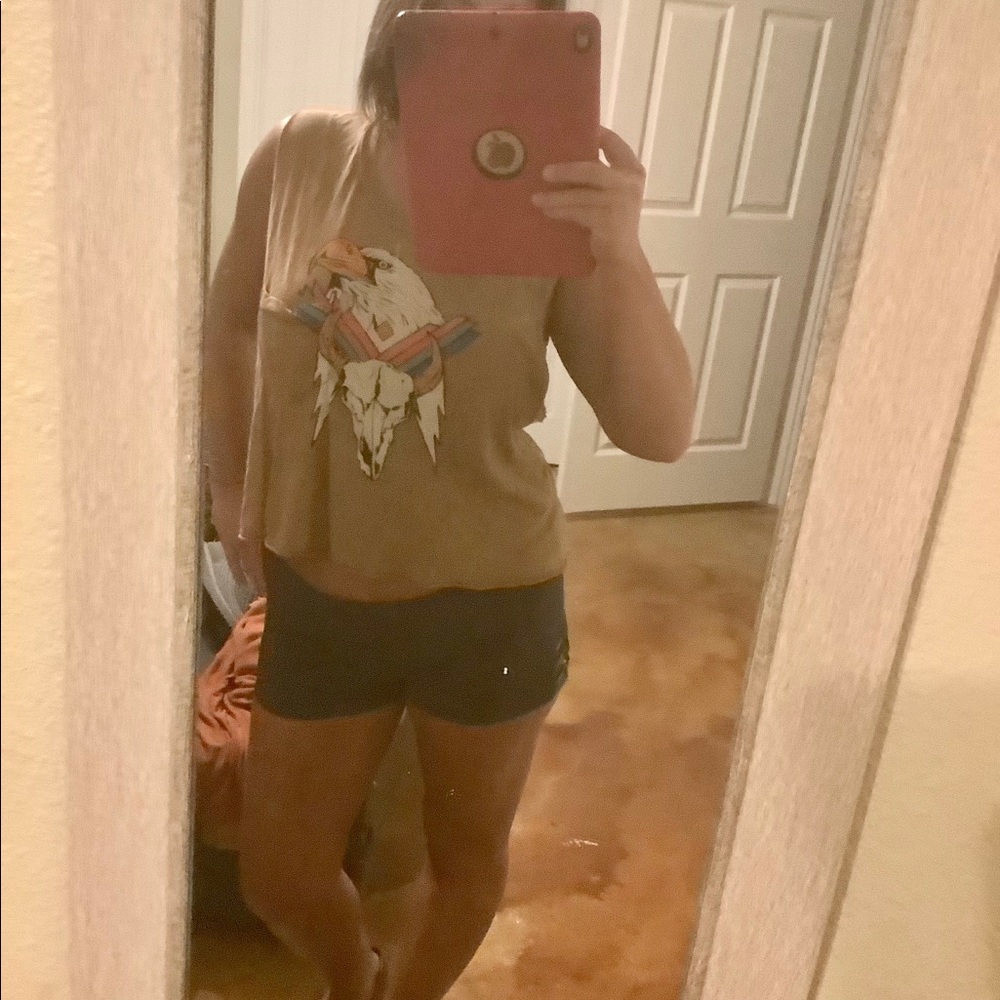 NEW LISTING‼️WILDFOX Muscle Tank - Picture 4 of 16
